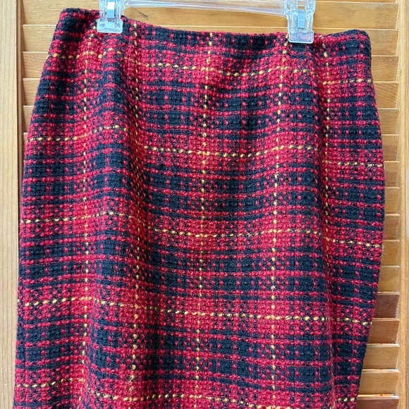 Apertif Women's Red Plaid Wool Mini Skirt, Size: 10, EUC - Picture 2 of 9